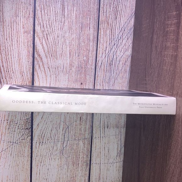 Goddess: The Classical Mode by Harold Koda - Picture 5 of 11